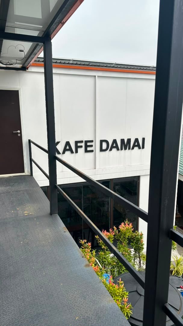 The Damai Cafe - gambar 3